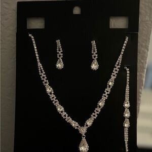 Elegant Silver Jewelry Set